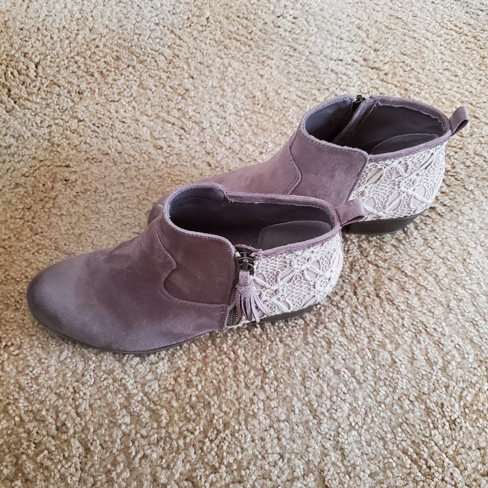 Boots - Picture 2 of 5
